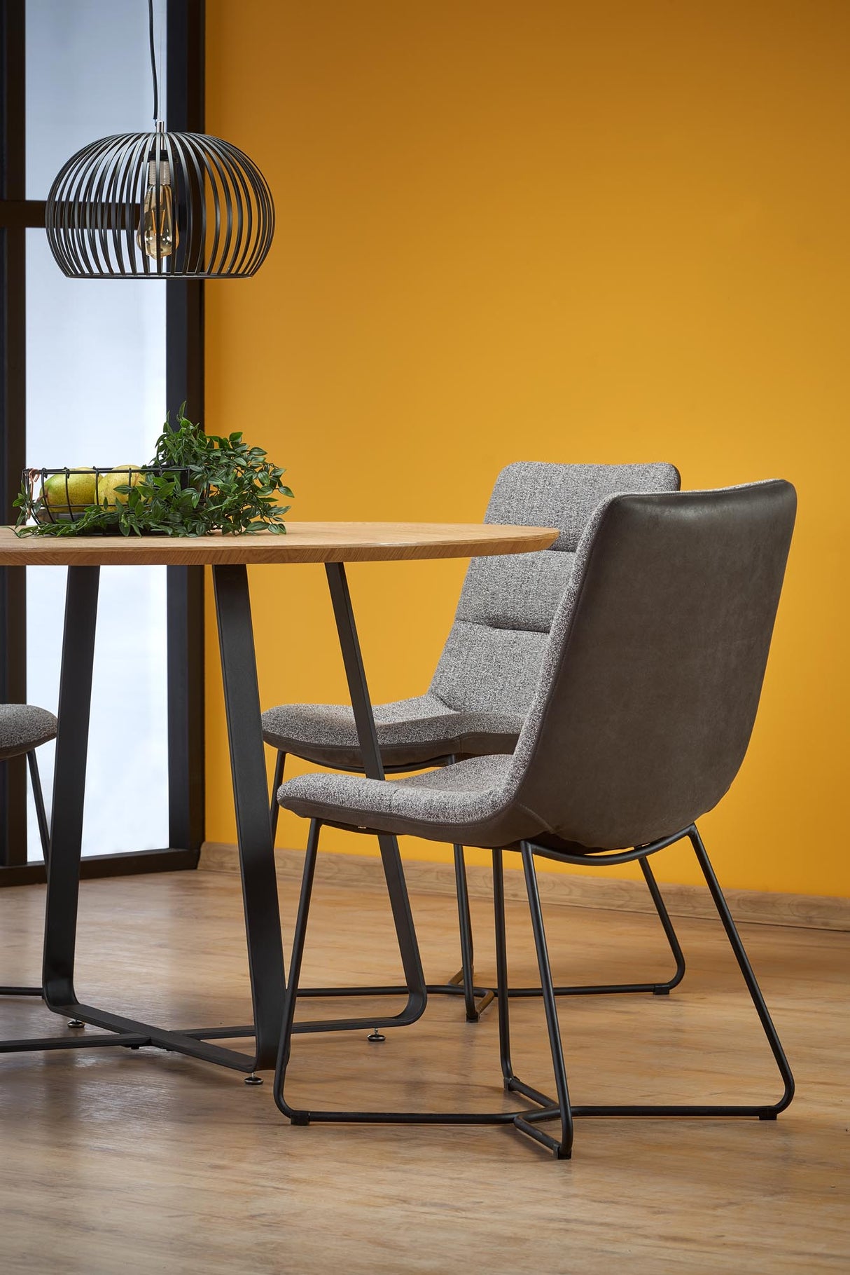 Valgomojo stalas HA1739