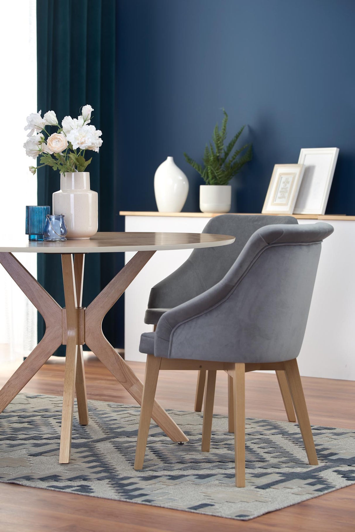 Valgomojo stalas HA1806