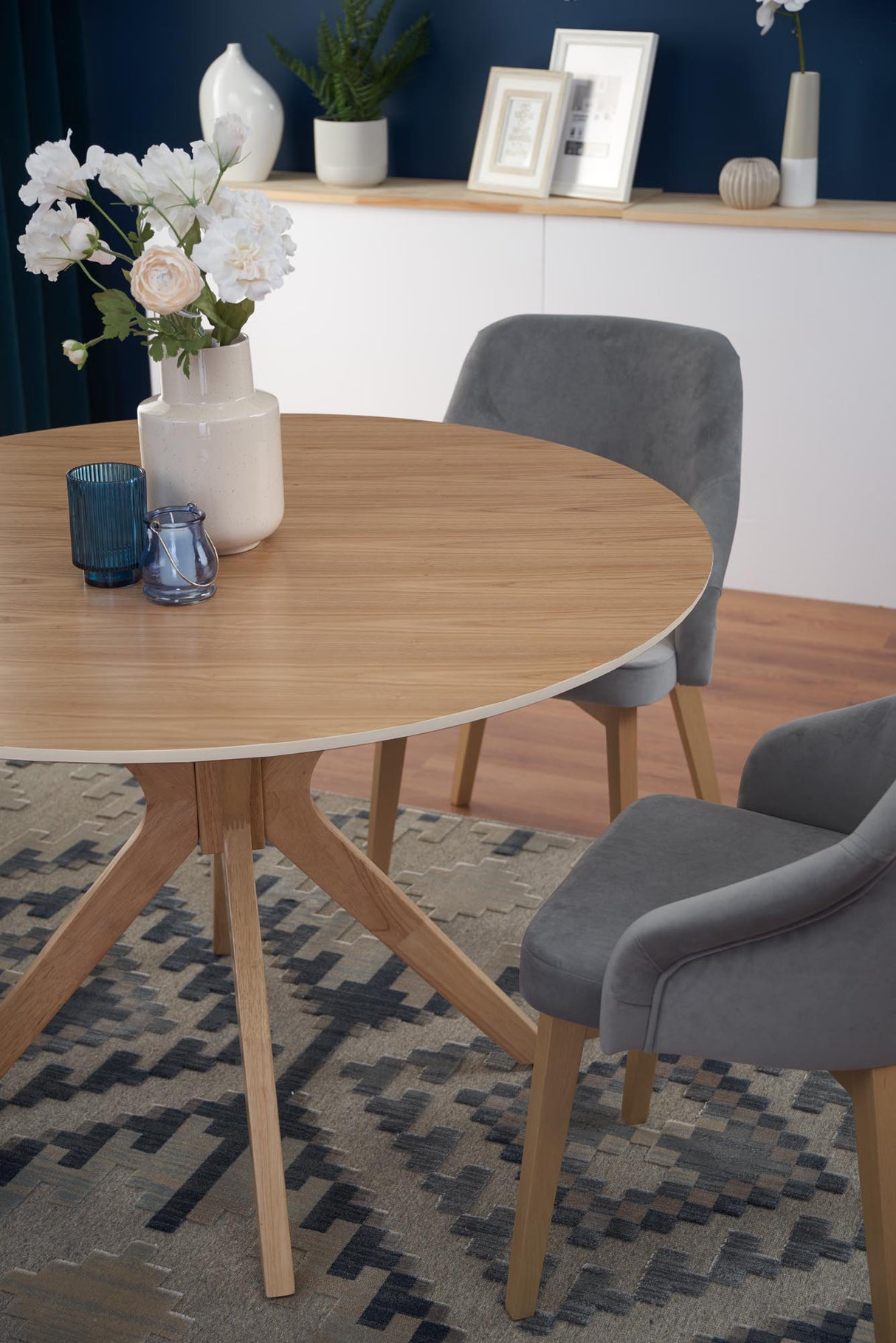 Valgomojo stalas HA1806