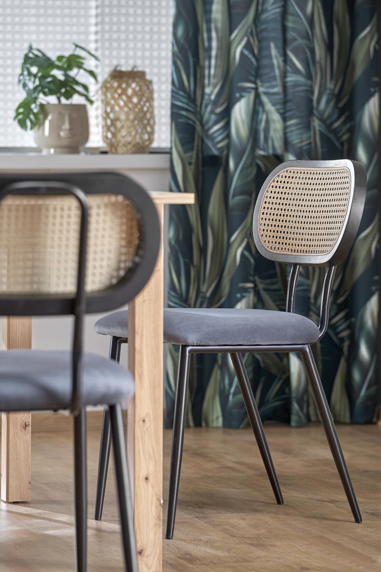 Valgomojo stalas HA595