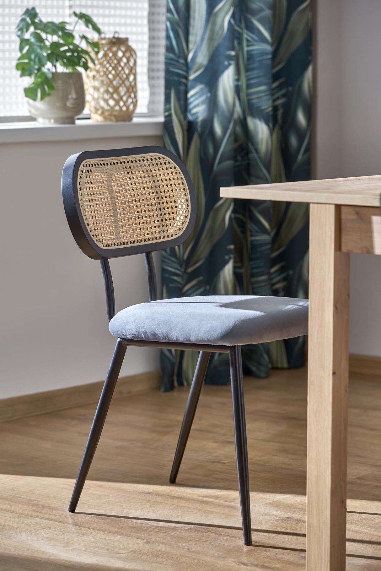 Valgomojo stalas HA595